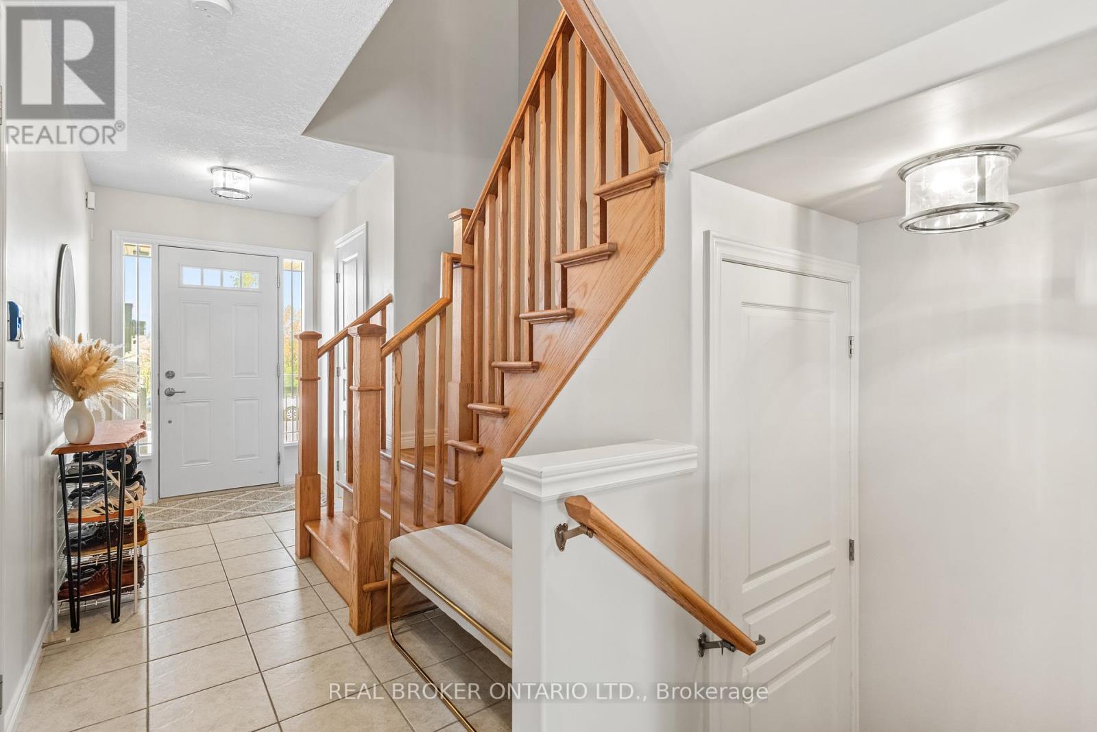 138 Edenrock Drive Property Photo 4