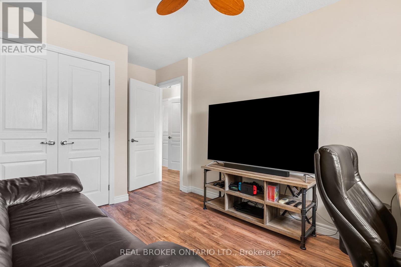 138 Edenrock Drive Property Photo 20