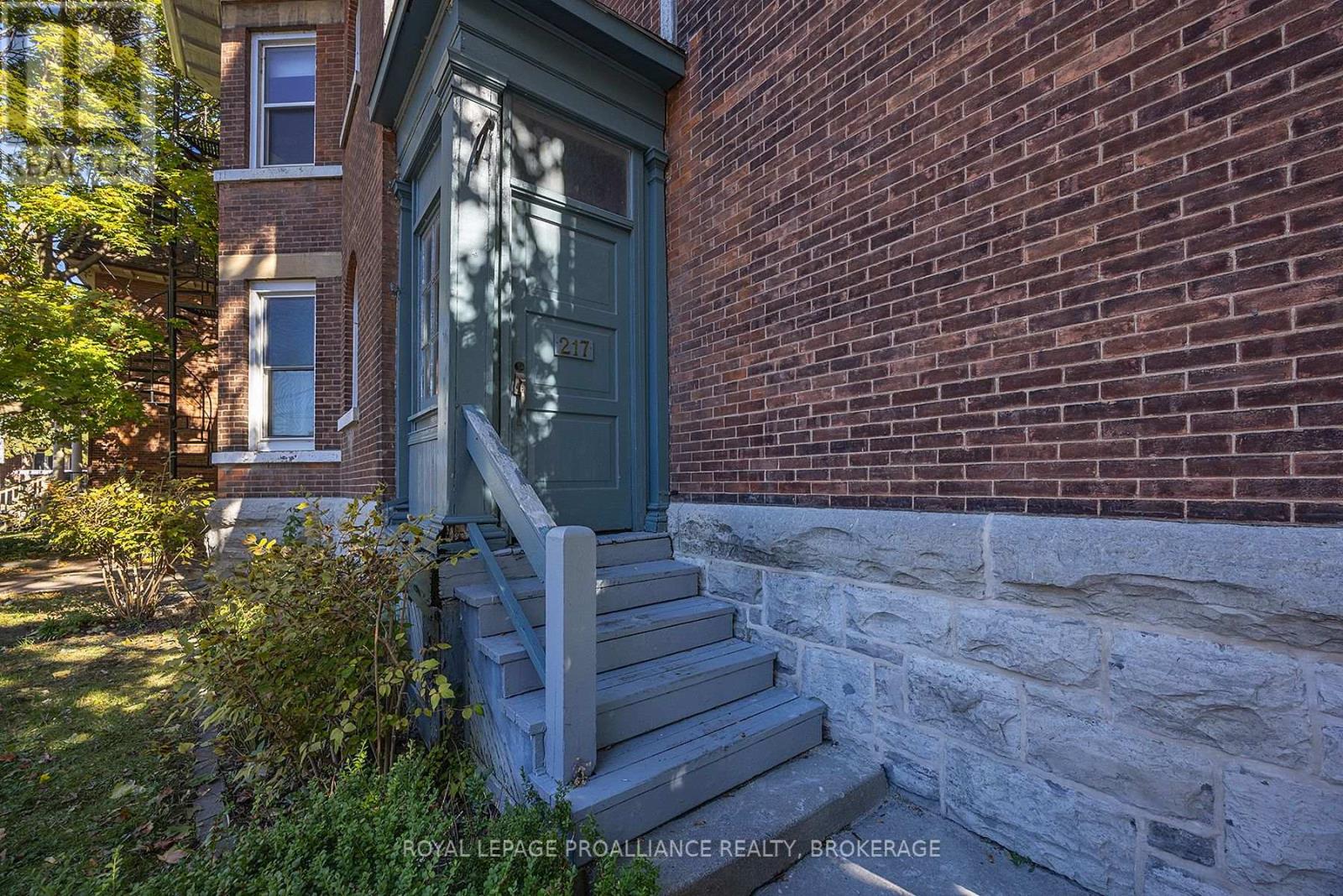 217 William Street Property Photo 3