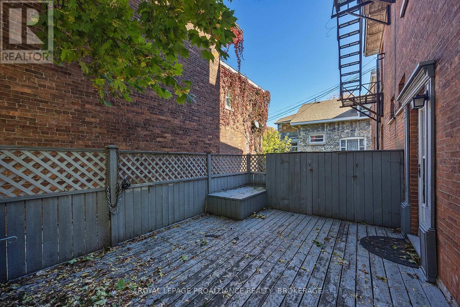 217 William Street Property Photo 5