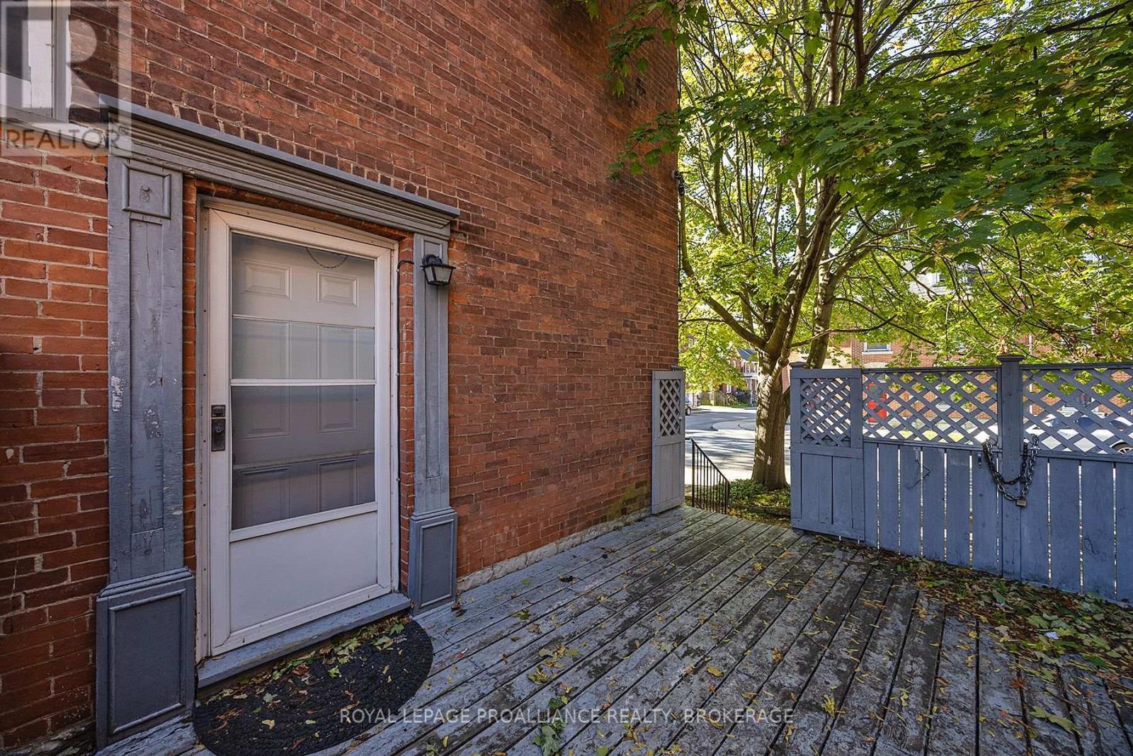 217 William Street Property Photo 6