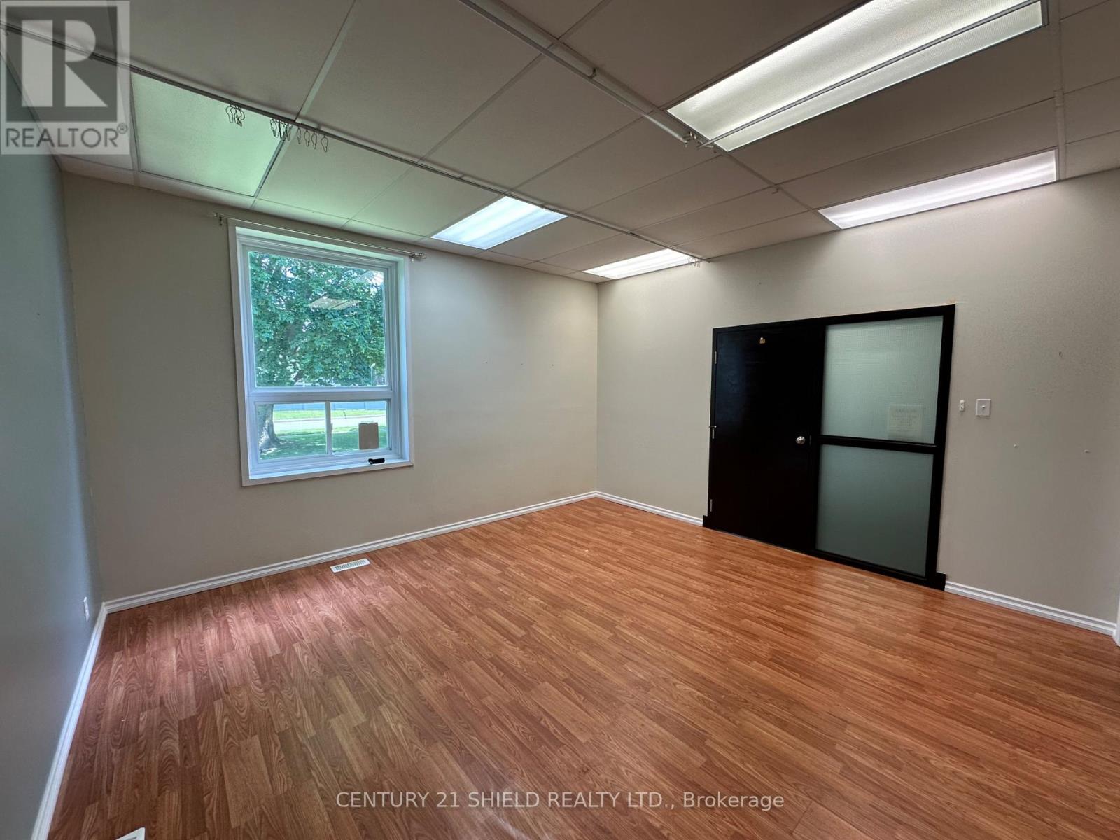 2 - 305 Baldwin Avenue Property Photo 4