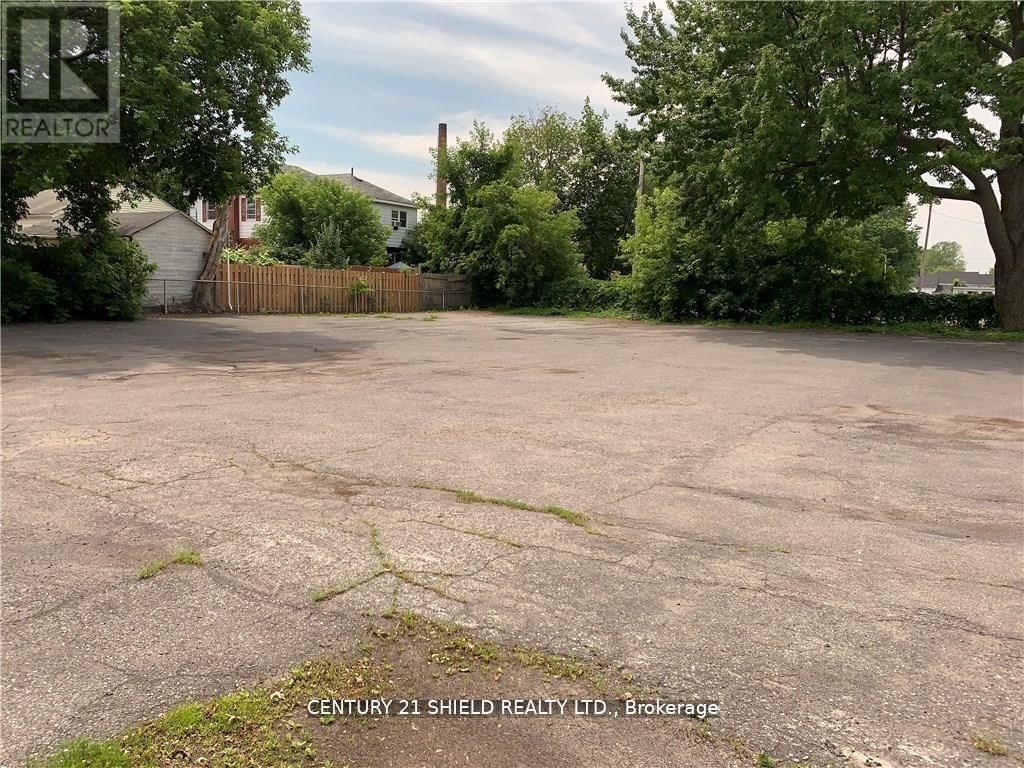 2 - 305 Baldwin Avenue Property Photo 7