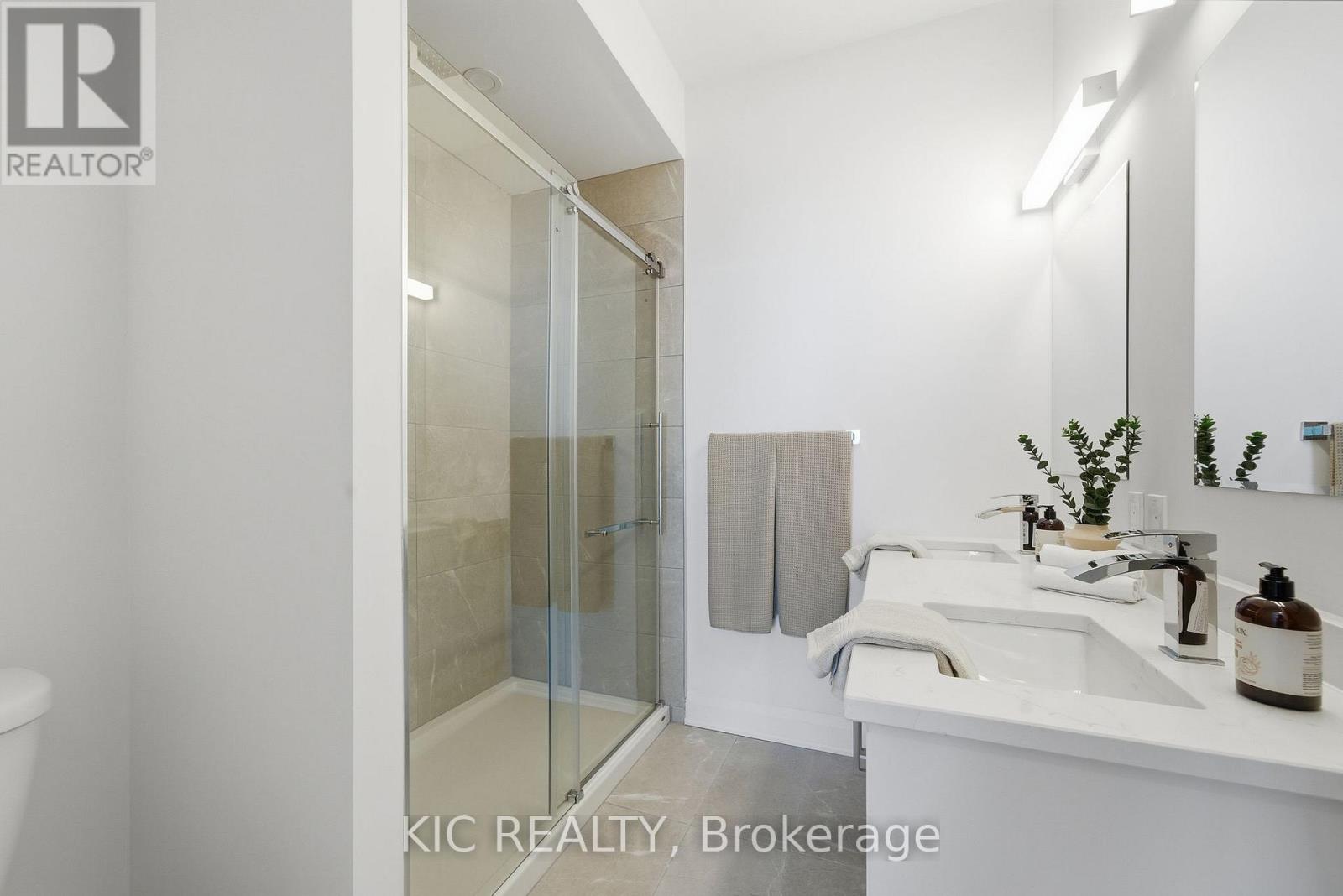 210 - 99 Louisa Street Property Photo 17