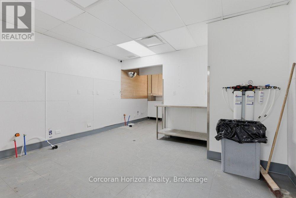 Main - 84 John Street S Property Photo 13