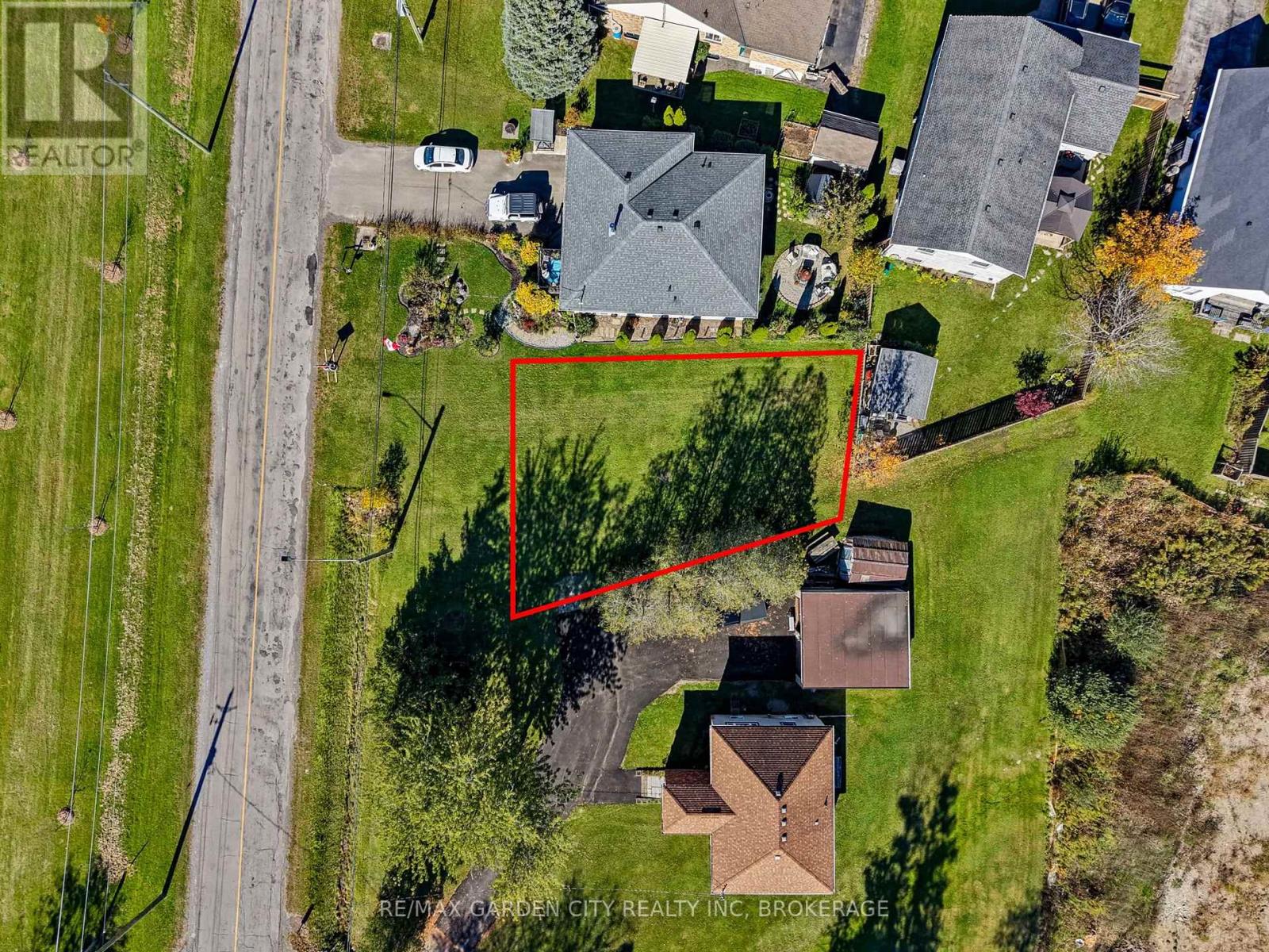 156 Kingsway Property Photo 2
