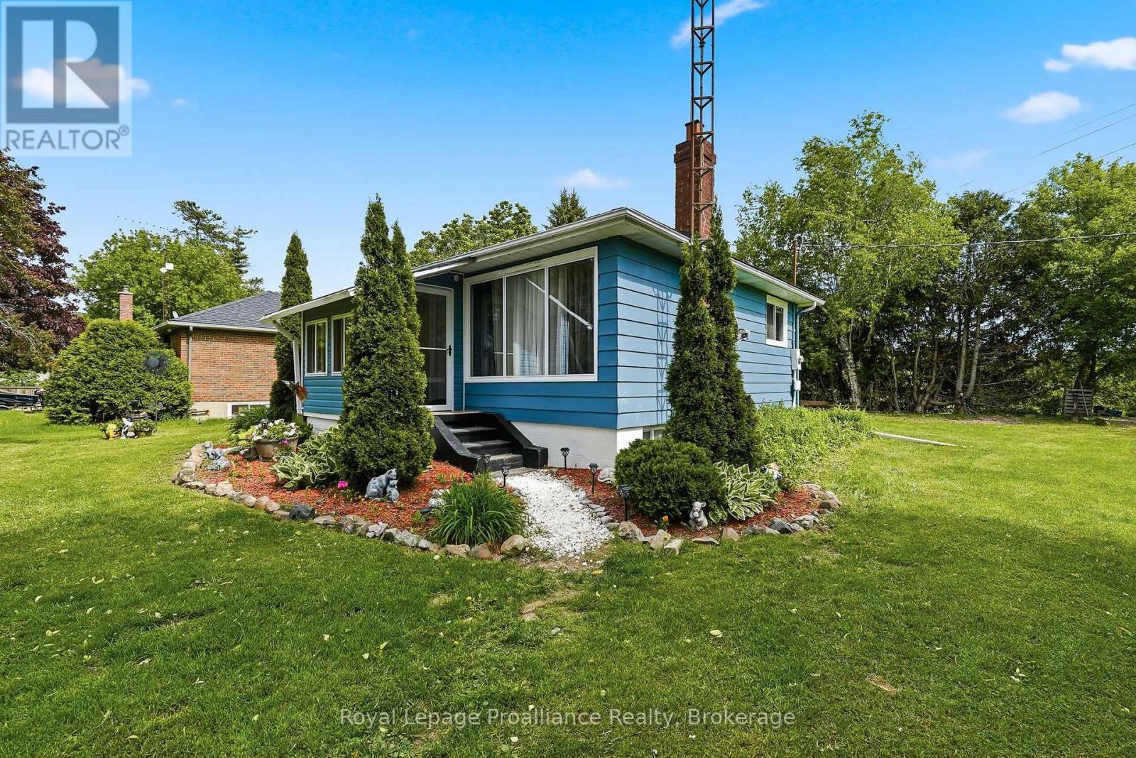 7497 Cavan Road Property Photo 3