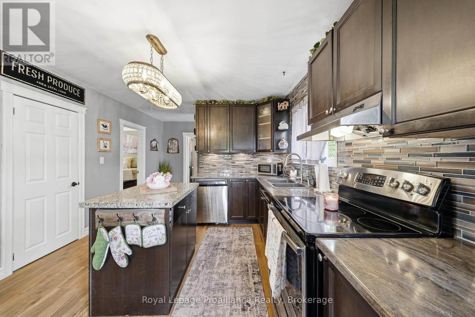 7497 Cavan Road Property Photo 17