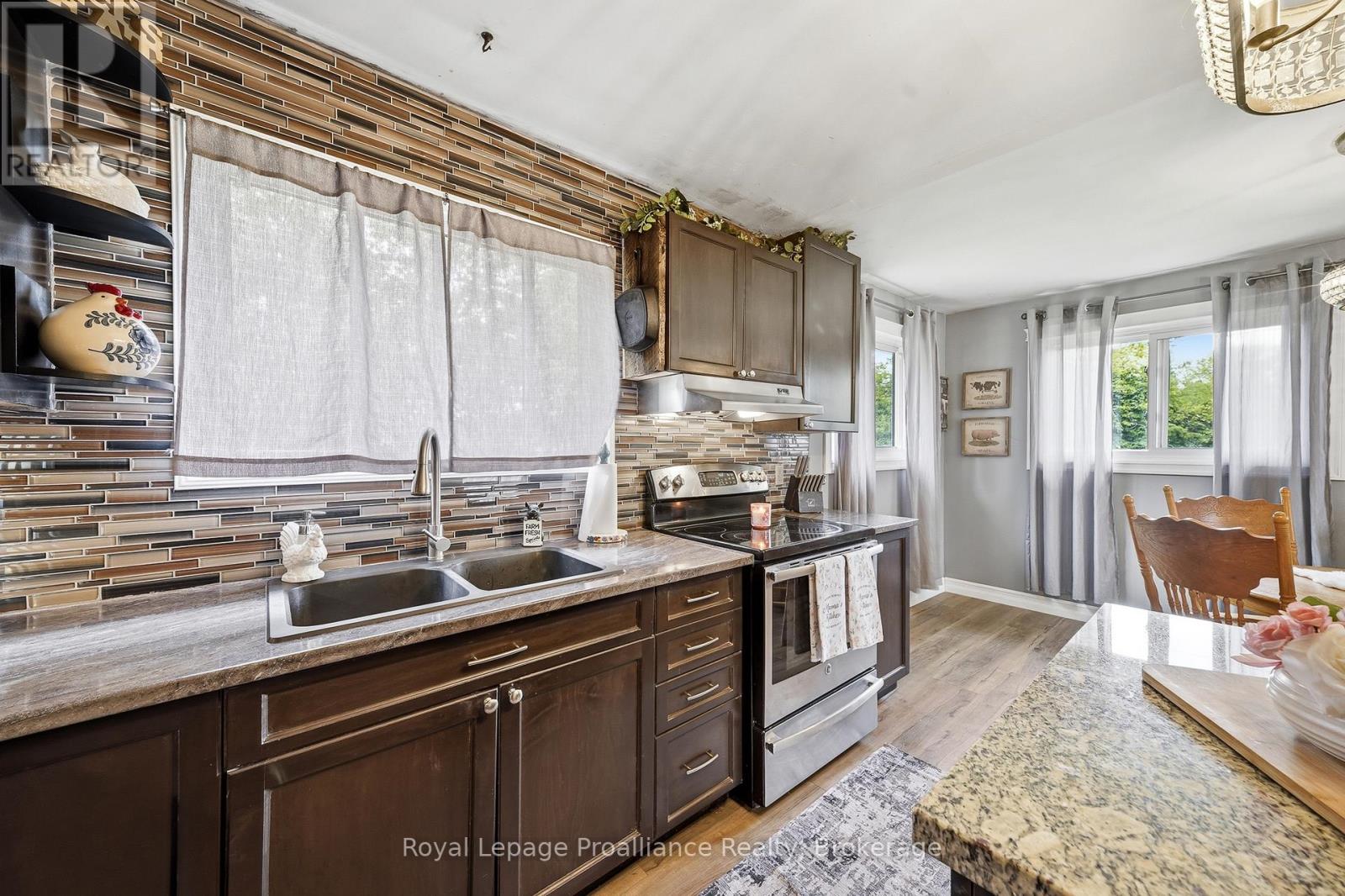 7497 Cavan Road Property Photo 18