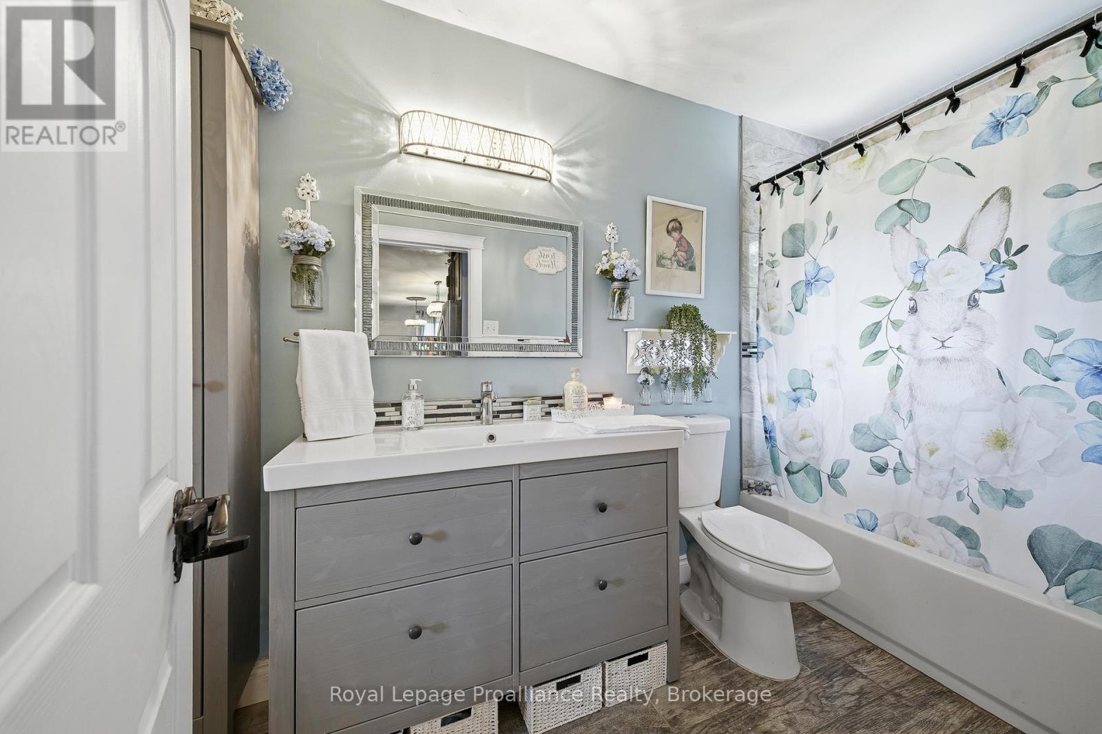 7497 Cavan Road Property Photo 23