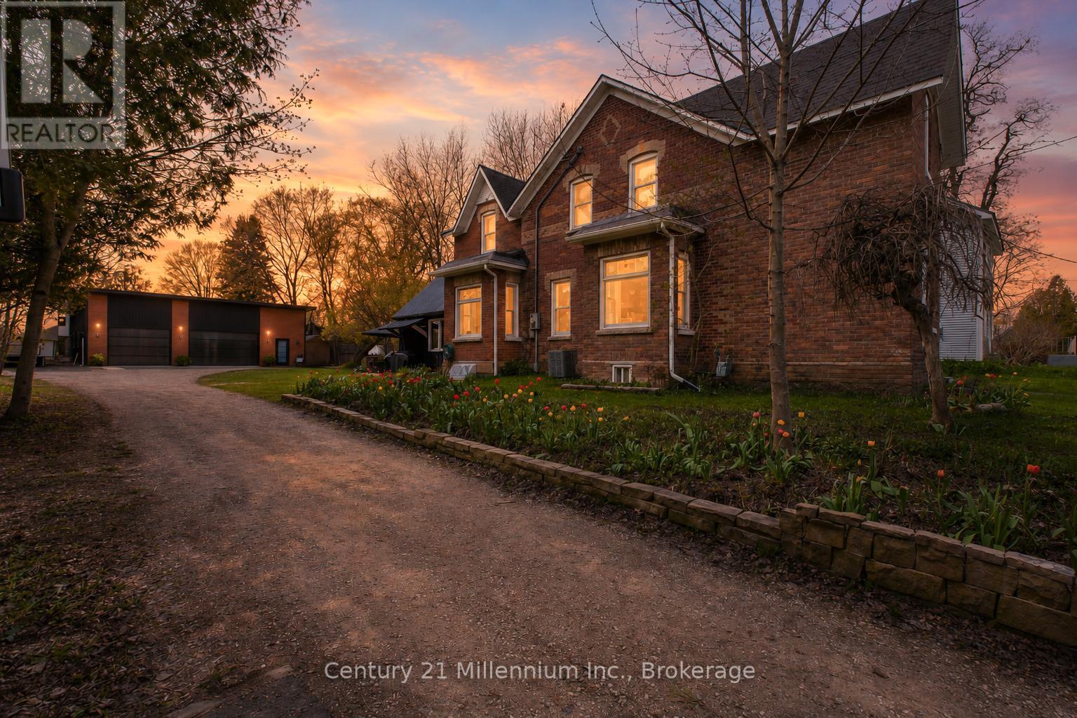 16 PETER STREET Property Photo 1
