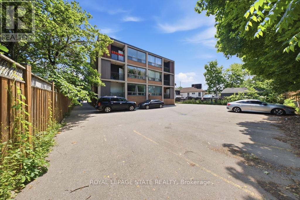 600 Upper Wellington Street Property Photo 3