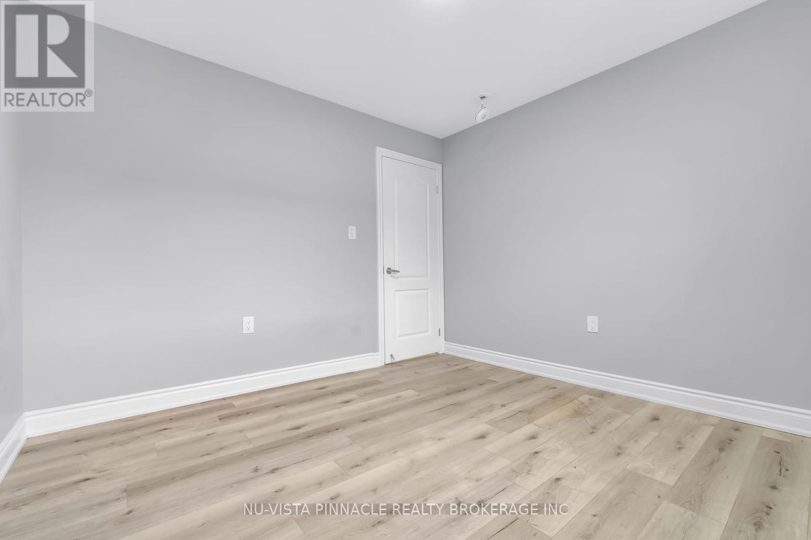 389 Lyle Street Property Photo 5