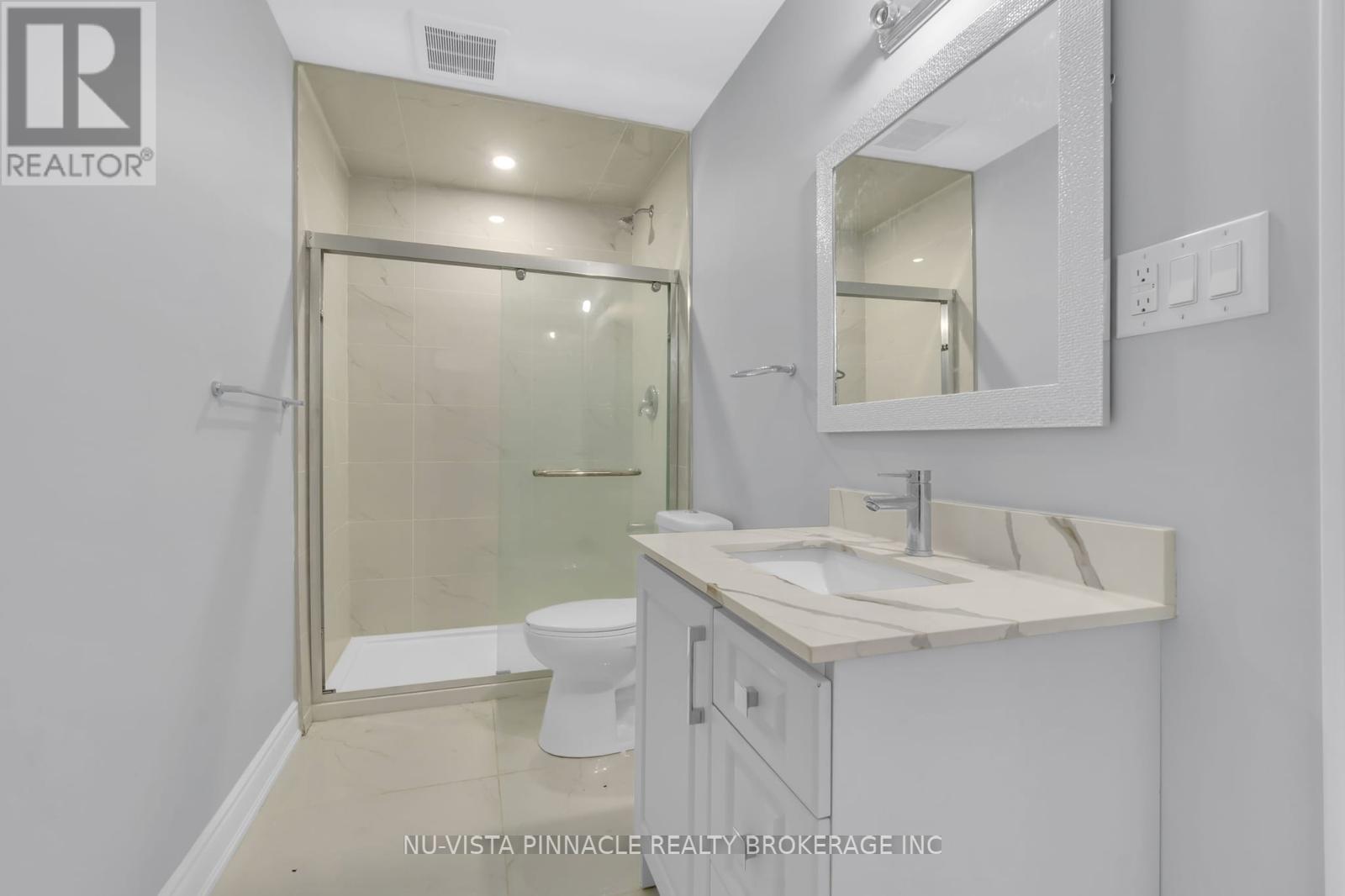 389 Lyle Street Property Photo 6