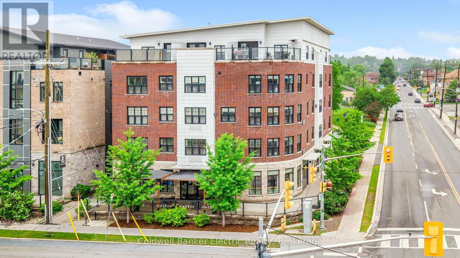UNIT 1 - 234 HUNTER STREET W