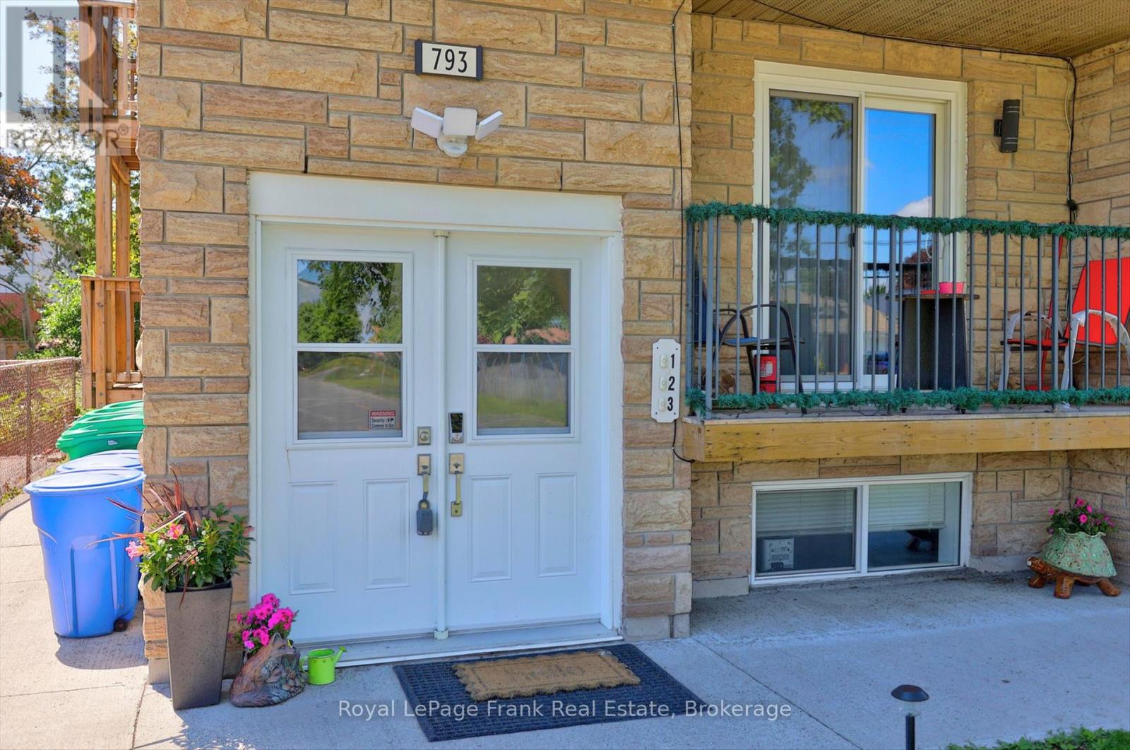 793 Crawford Drive Property Photo 3