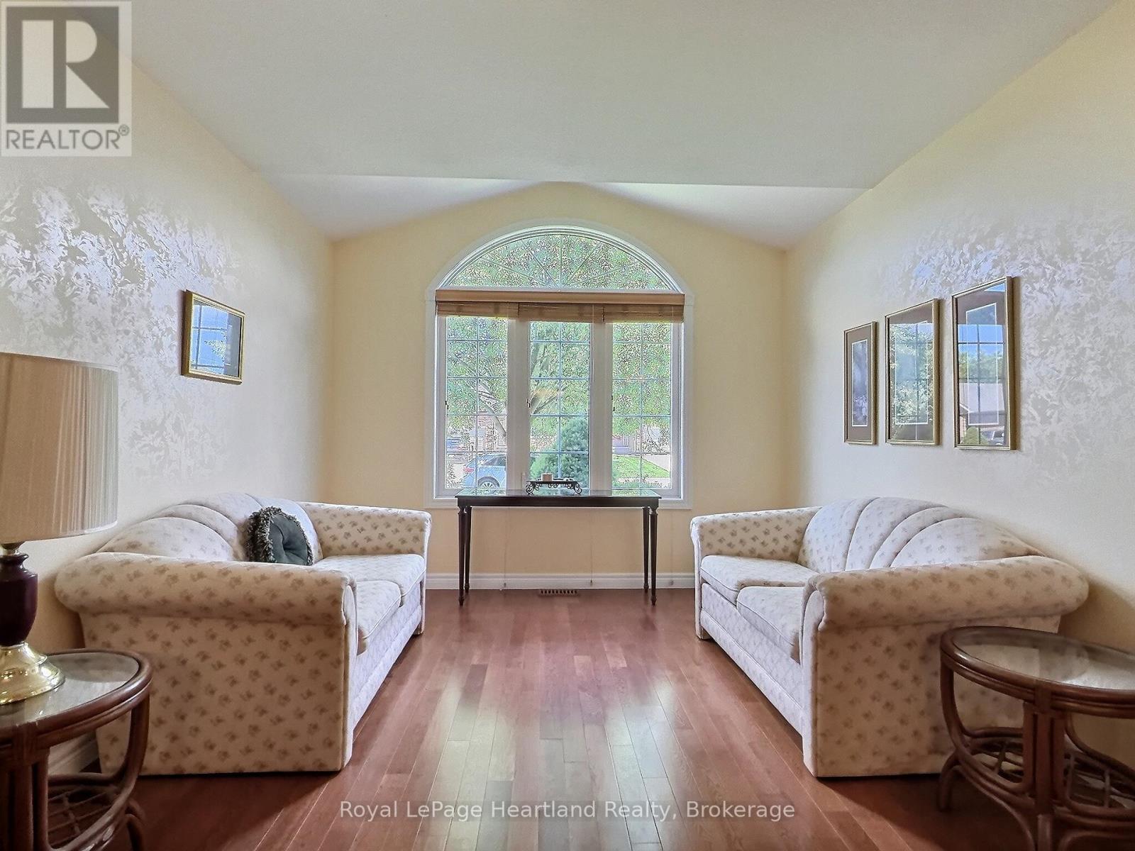 15 Shadow Lane Property Photo 7