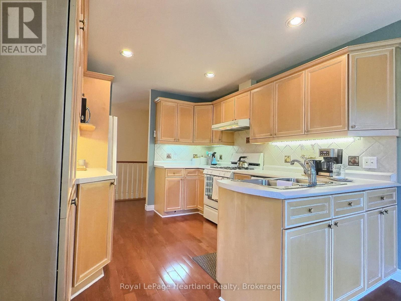 15 Shadow Lane Property Photo 12