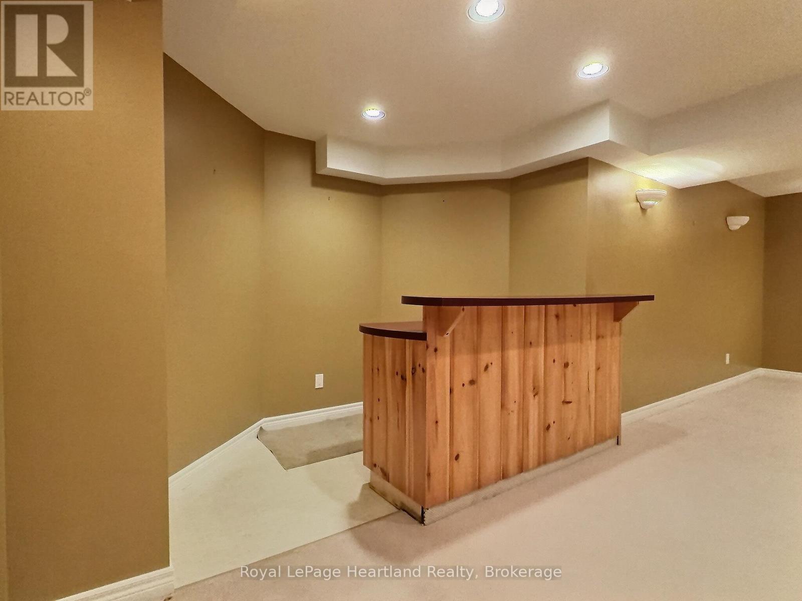 15 Shadow Lane Property Photo 31