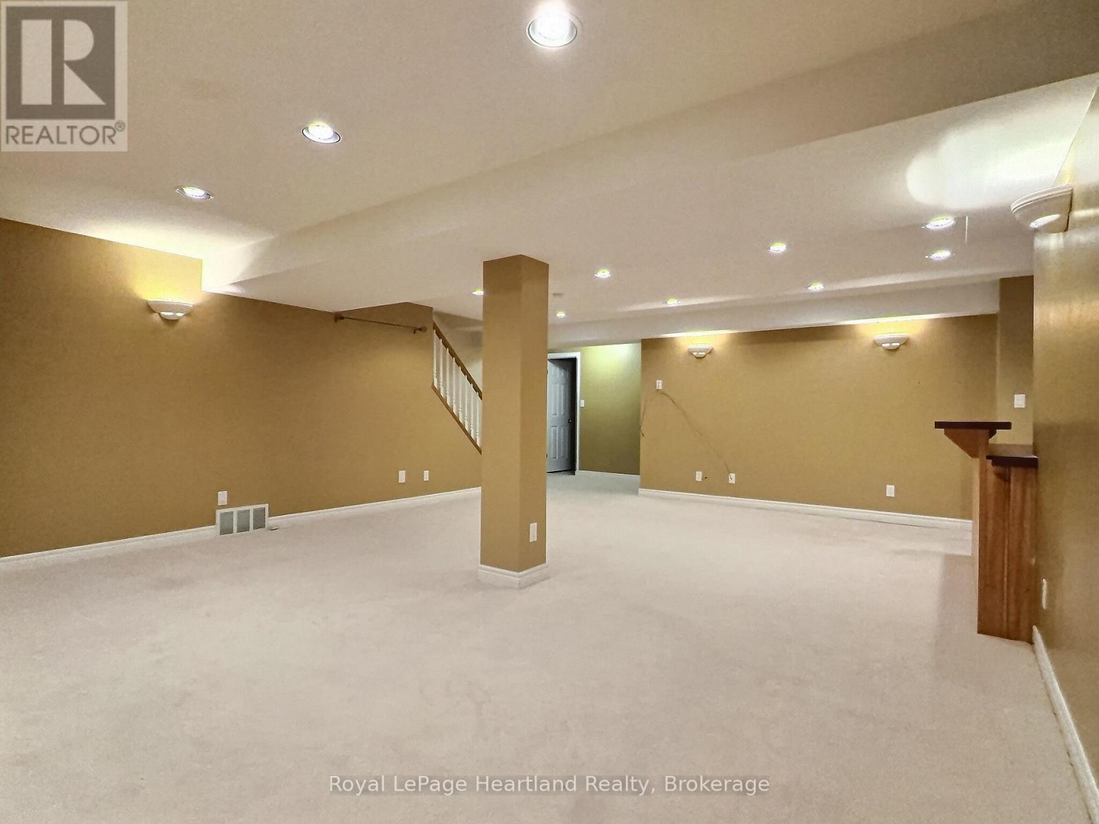 15 Shadow Lane Property Photo 32