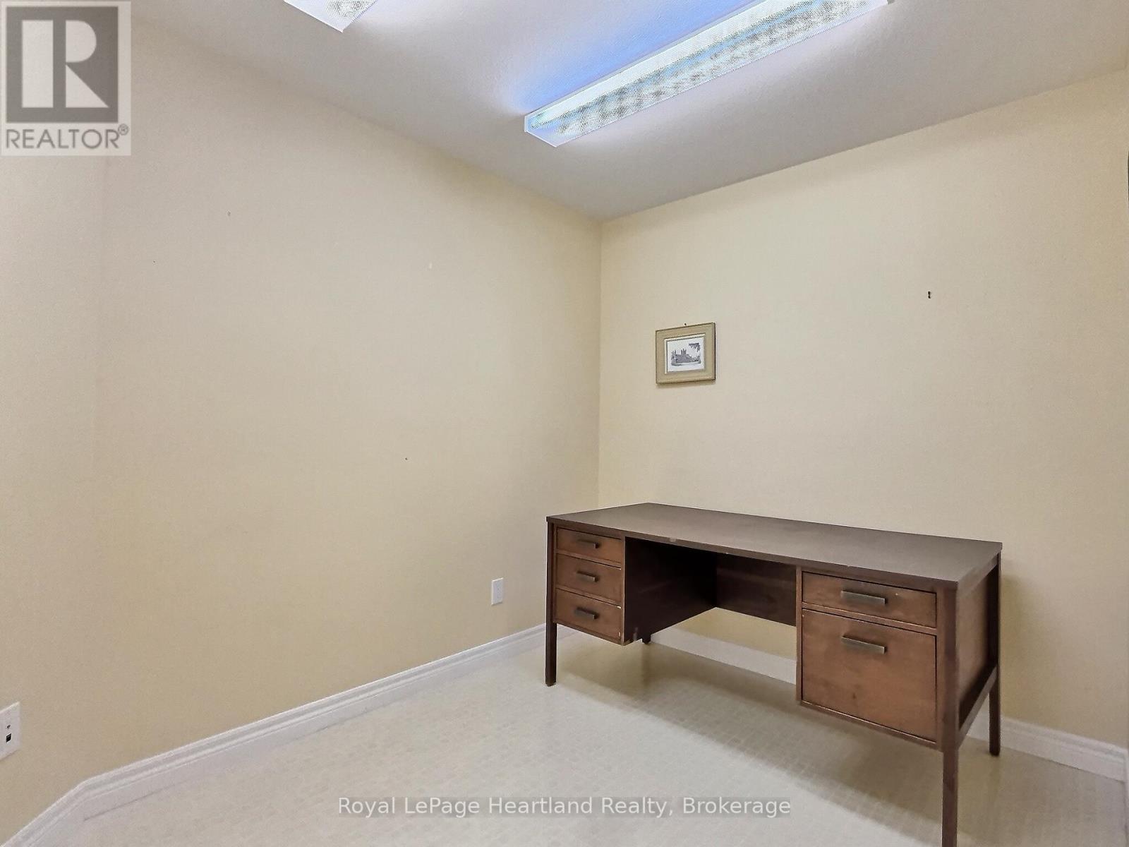 15 Shadow Lane Property Photo 36