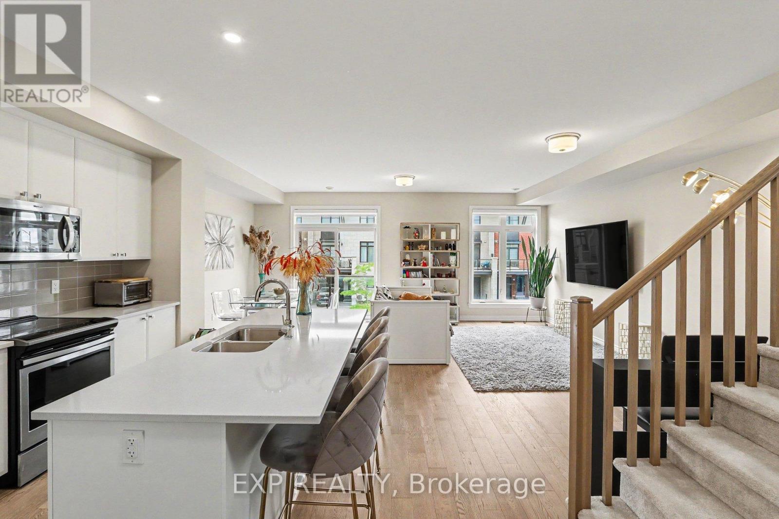 276 Pastel Way Property Photo 12
