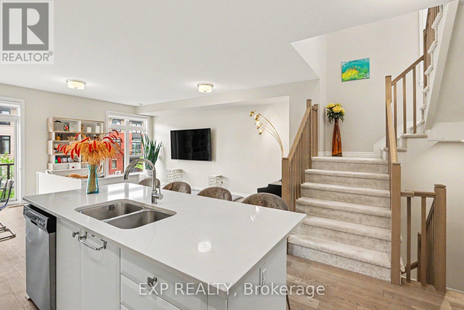 276 Pastel Way Property Photo 13