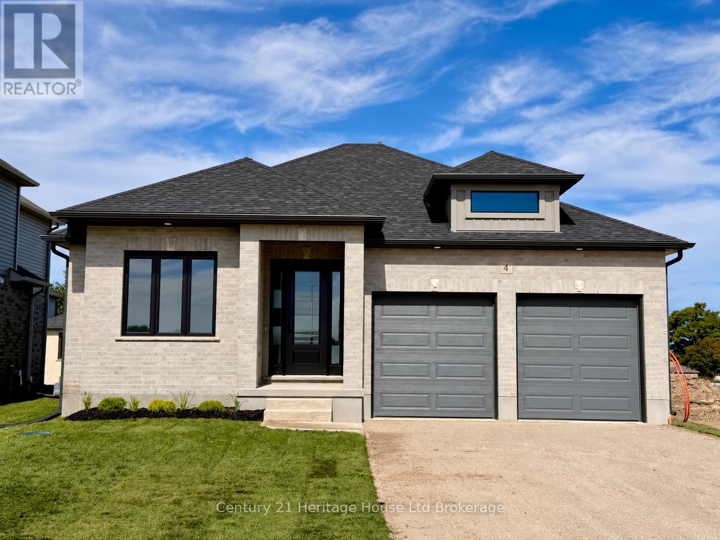 4 Bodwell Avenue Property Photo 1