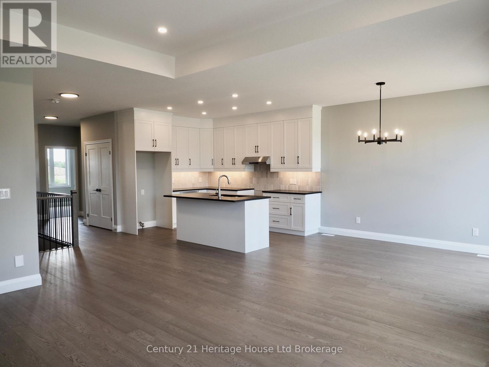 4 Bodwell Avenue Property Photo 5