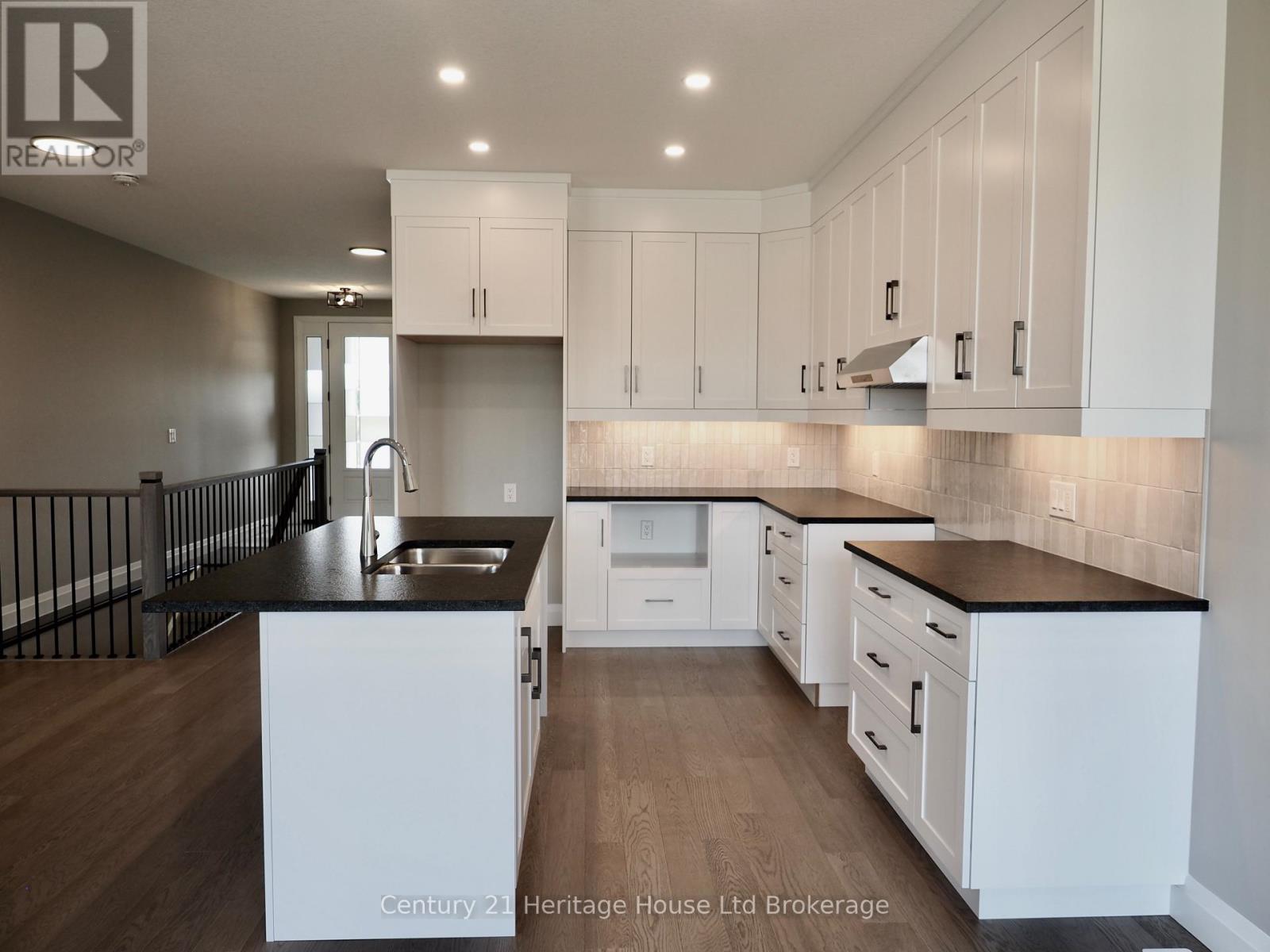 4 Bodwell Avenue Property Photo 6