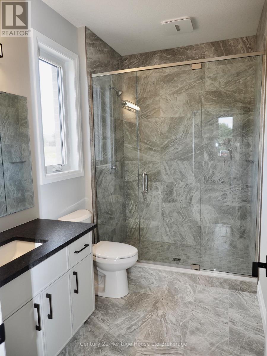 4 Bodwell Avenue Property Photo 10