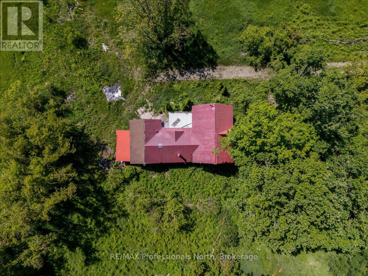 555463 Mono-amaranth Townline Property Photo 14