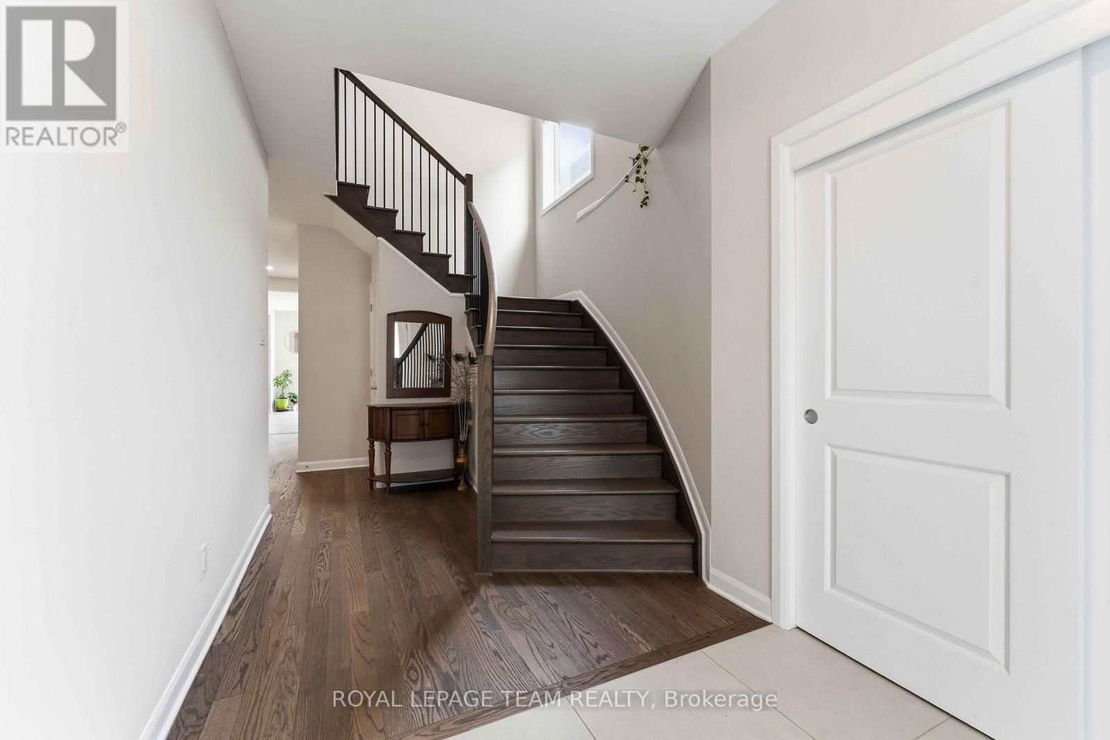 332 Elsie Macgill Walk Property Photo 2
