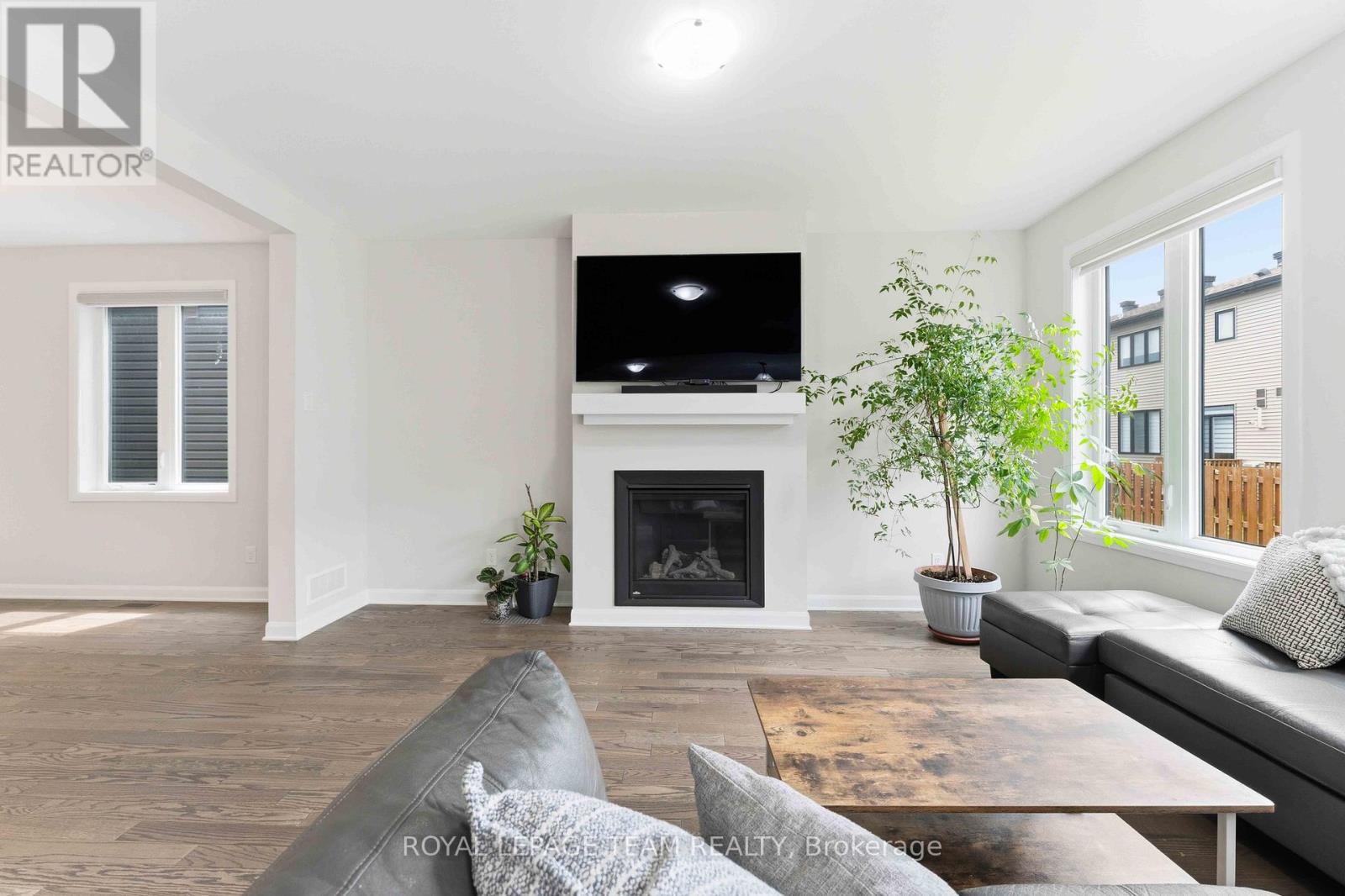 332 Elsie Macgill Walk Property Photo 12