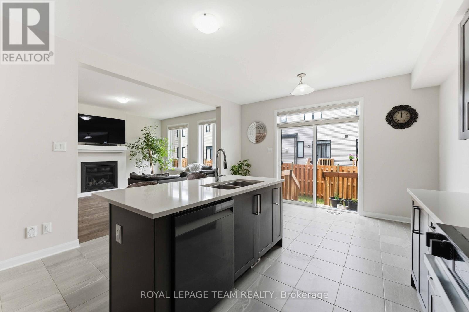 332 Elsie Macgill Walk Property Photo 15
