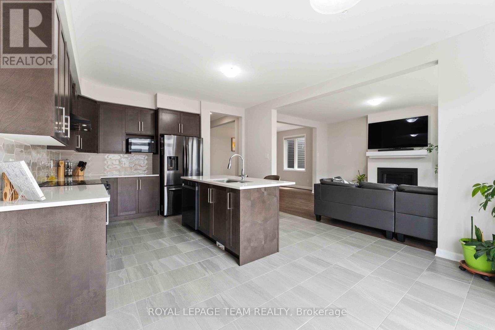332 Elsie Macgill Walk Property Photo 16