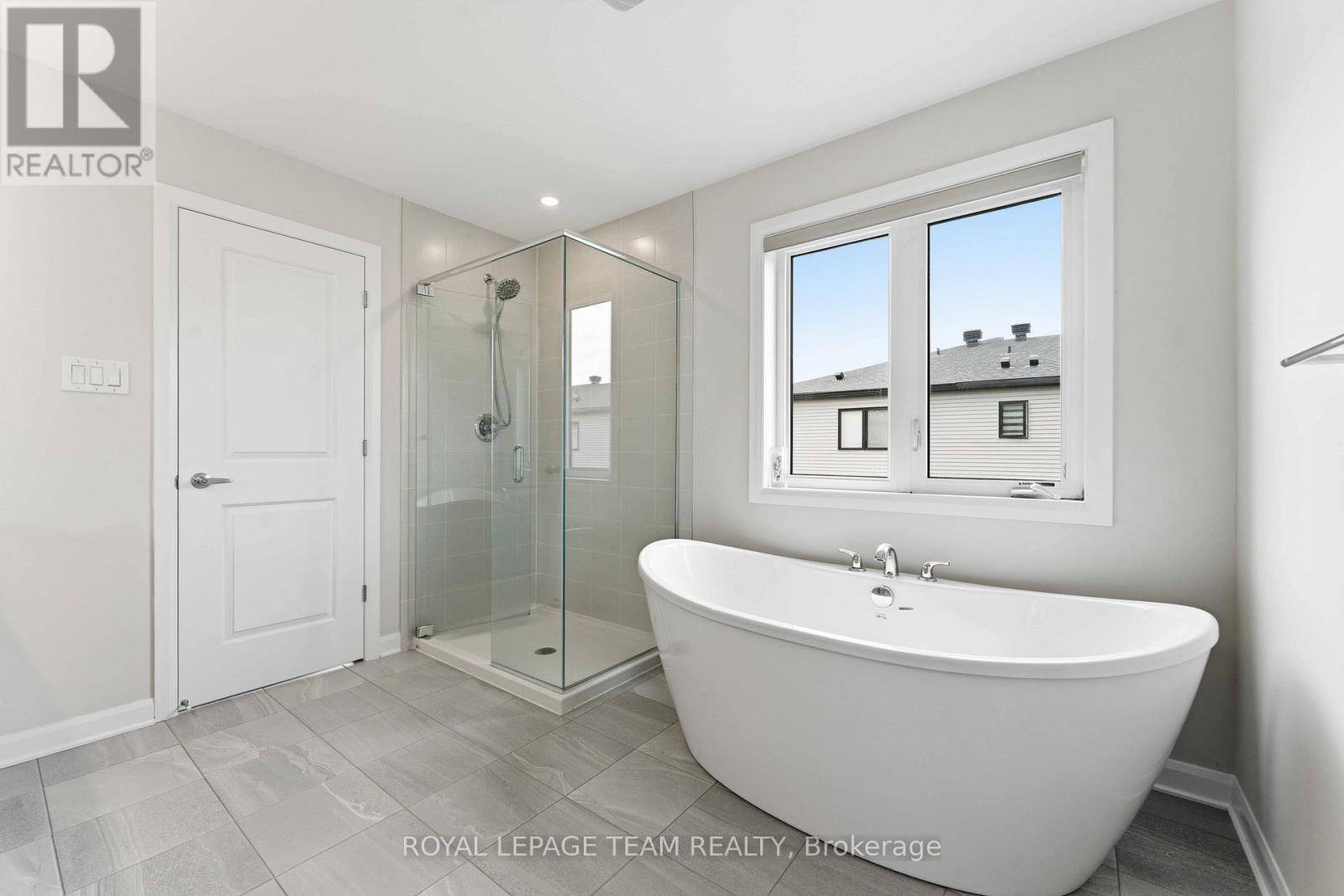 332 Elsie Macgill Walk Property Photo 28
