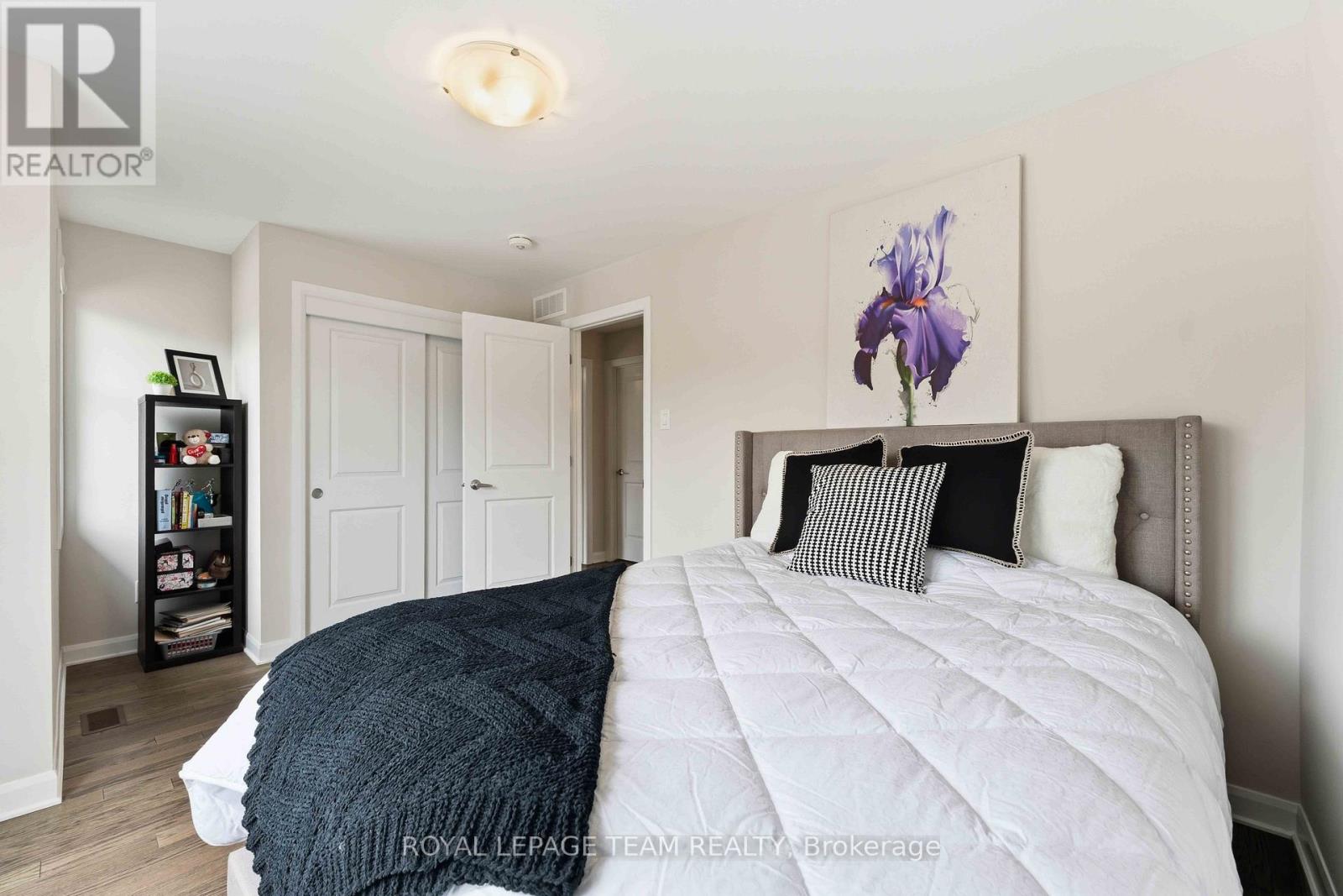 332 Elsie Macgill Walk Property Photo 34