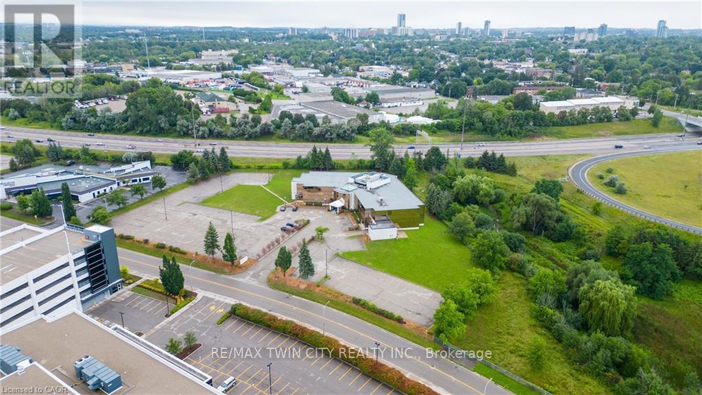 575 Riverbend Drive Property Photo 8