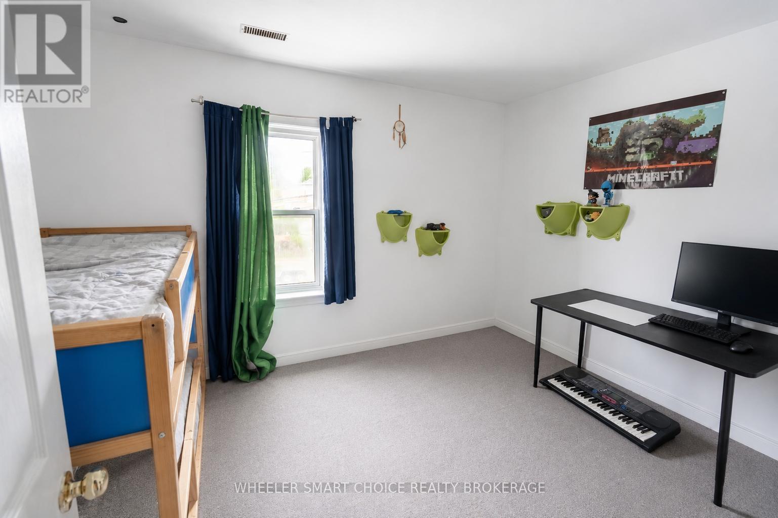 434-436 5th Street E Property Photo 8