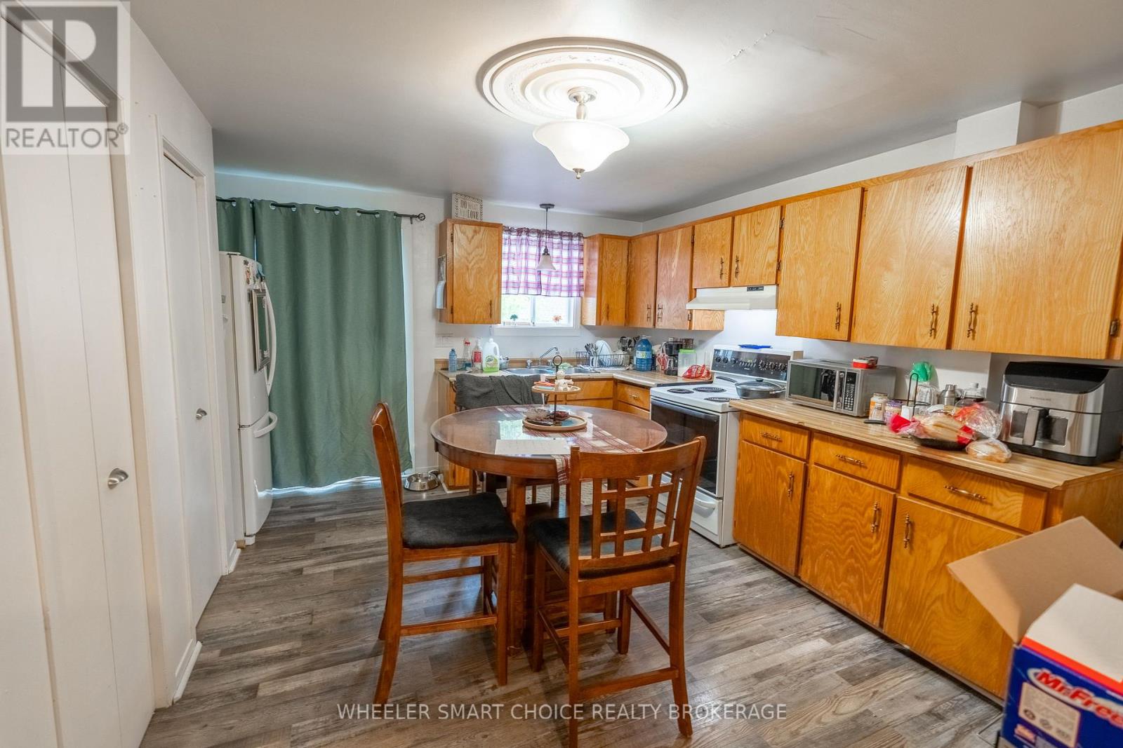 434-436 5th Street E Property Photo 11