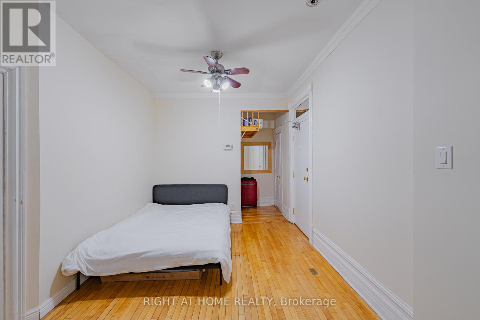 B - 220 Lyon Street N Property Photo 6