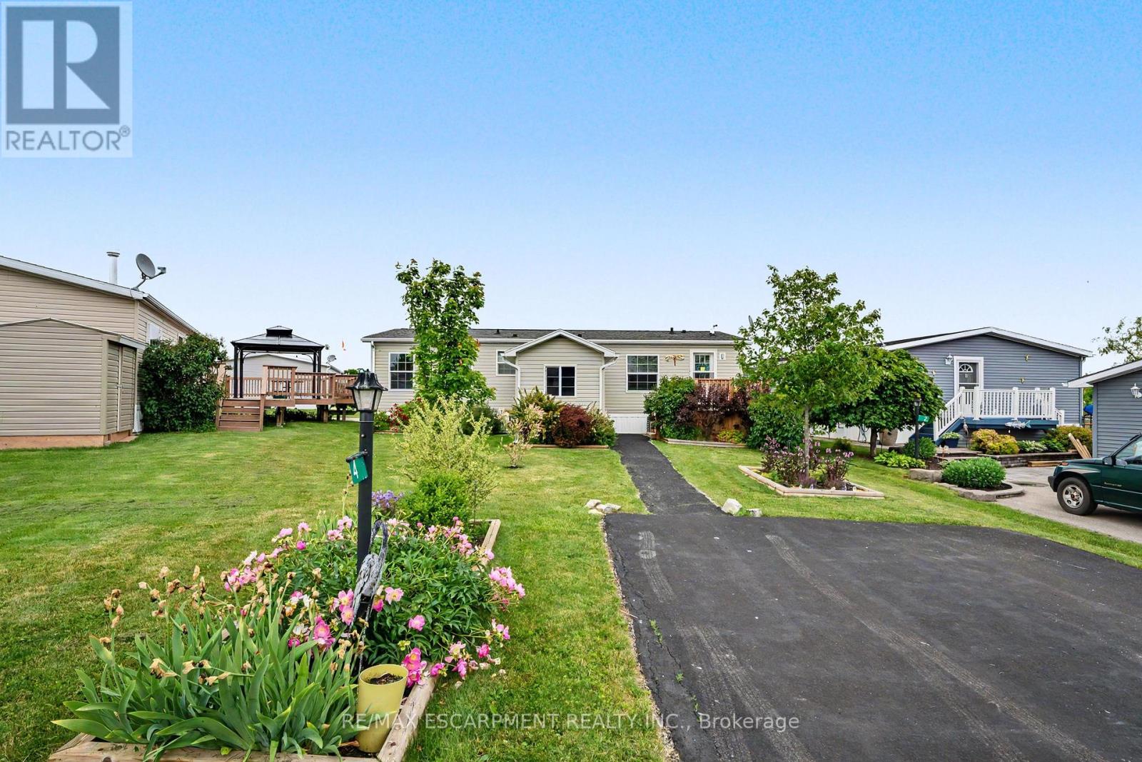 4 Hickory Hollow Property Photo 2
