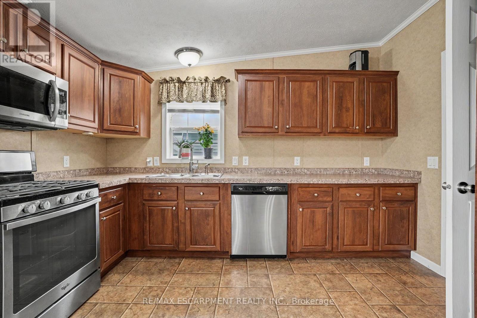 4 Hickory Hollow Property Photo 15