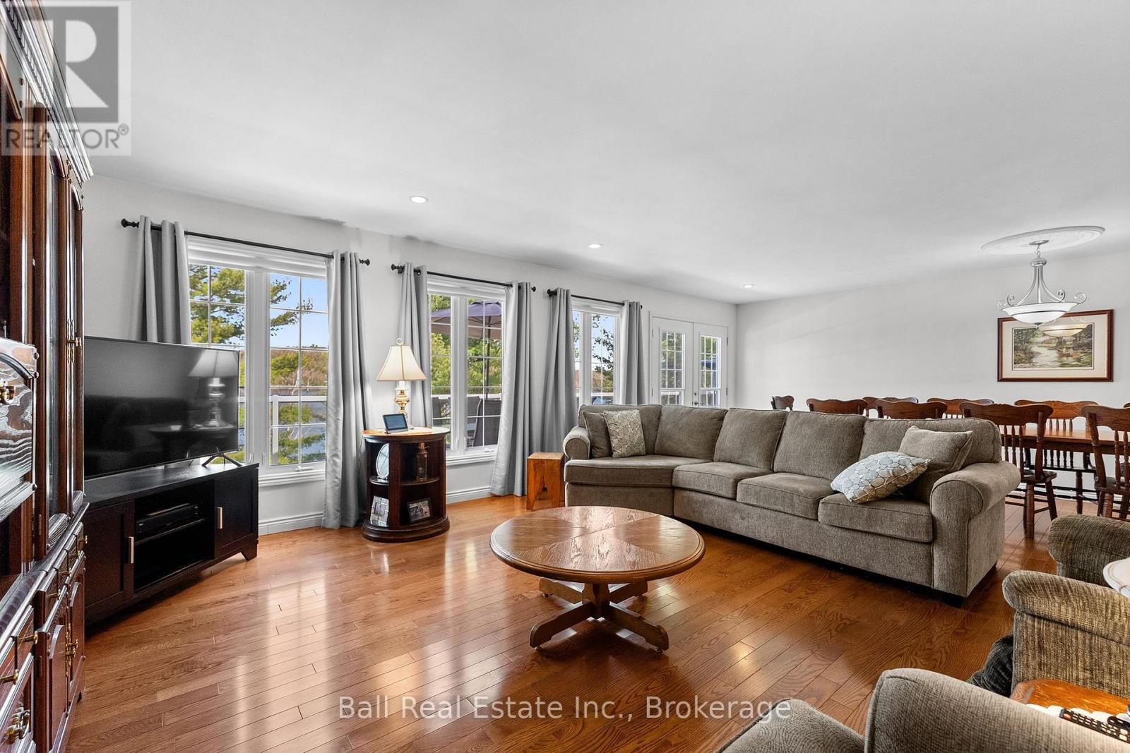 214a Centre Road Property Photo 16