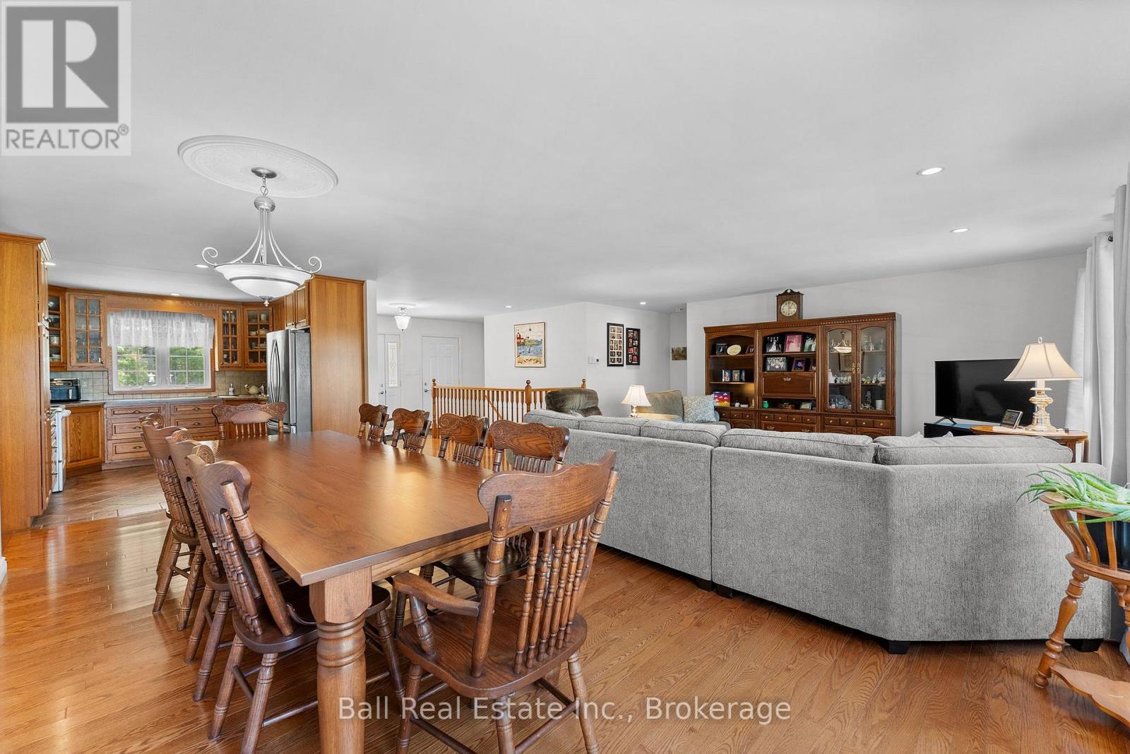 214a Centre Road Property Photo 21