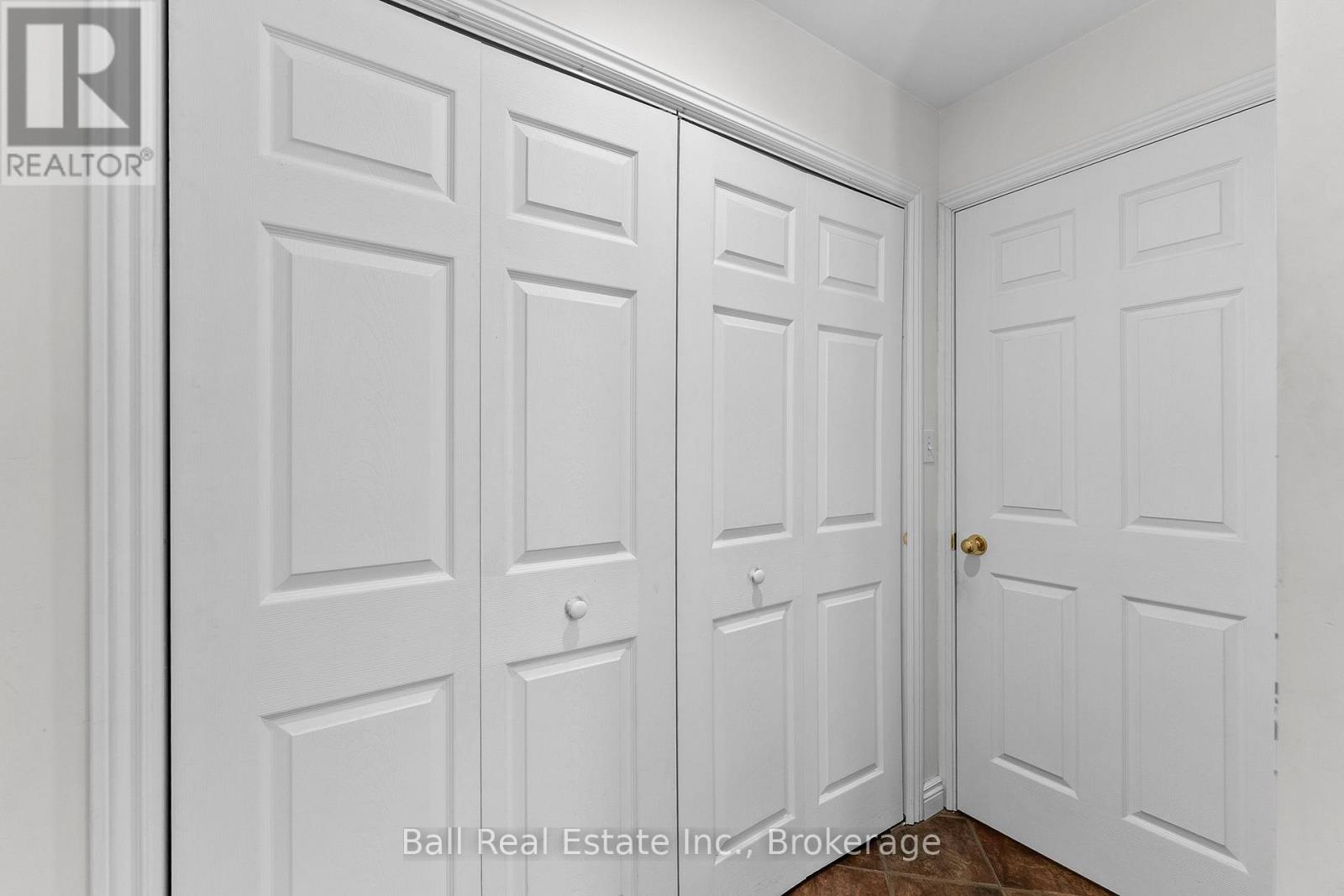 214a Centre Road Property Photo 31