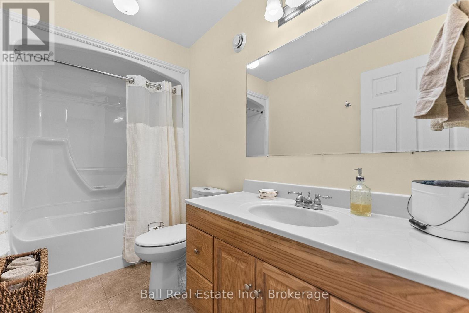 214a Centre Road Property Photo 37