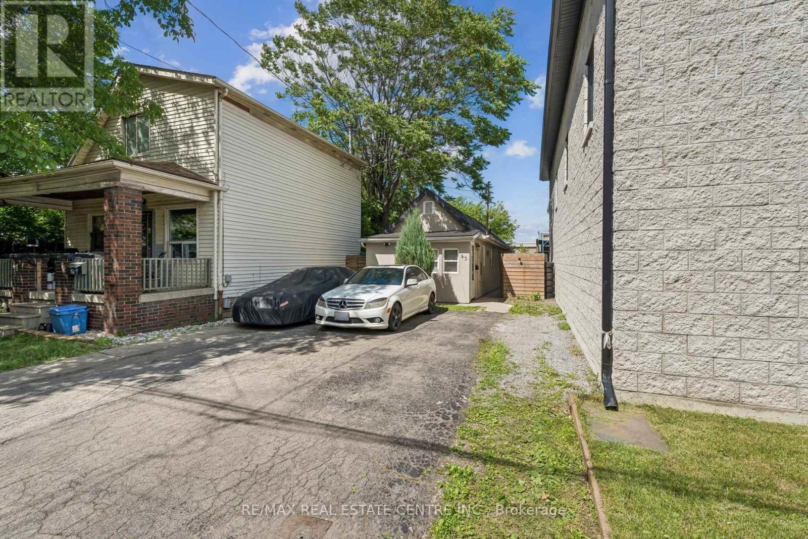 43 Whitfield Avenue Property Photo 2