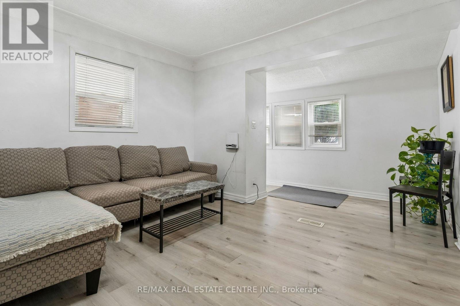 43 Whitfield Avenue Property Photo 15